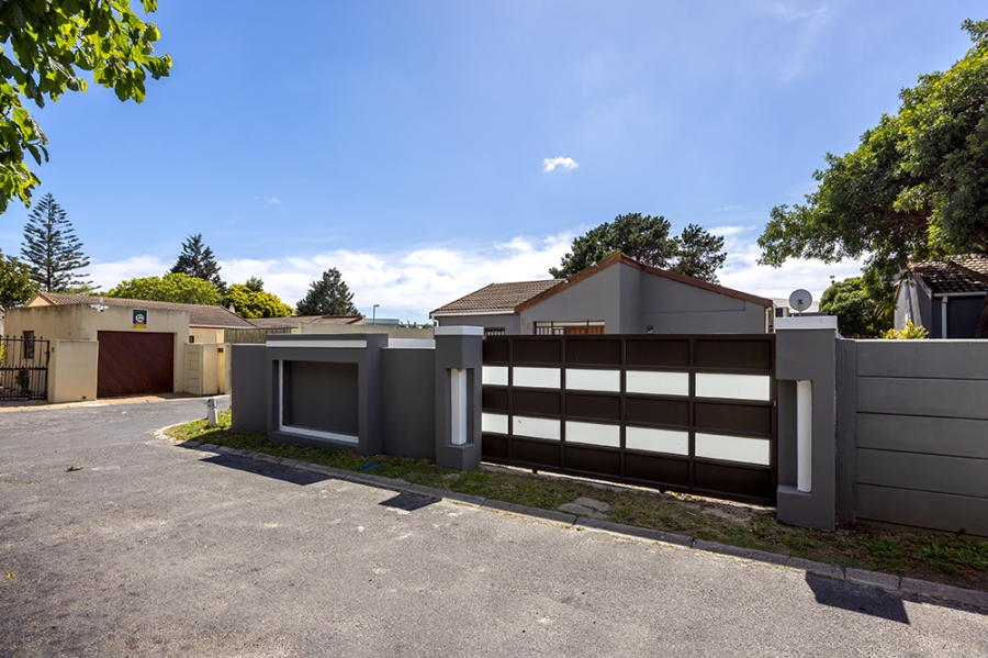 3 Bedroom Property for Sale in Table View Western Cape